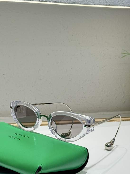 Picture of Bottega Veneta Sunglasses _SKUfw79614846fw